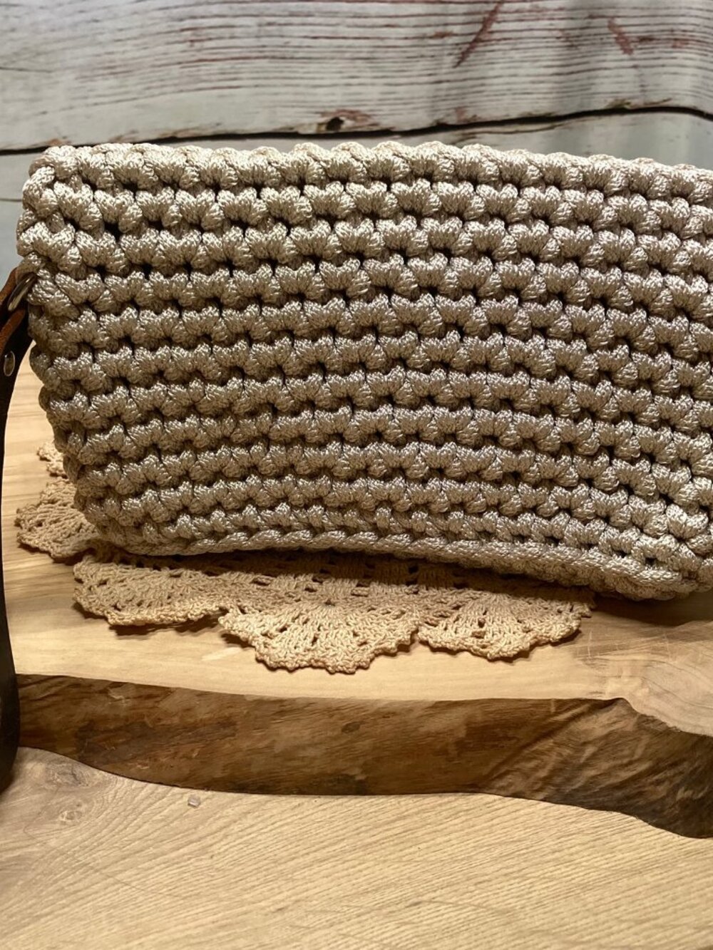 Little Birdie Design Studio Crochet Foldover Wristlet Clutch Beige - Picture 4 of 7